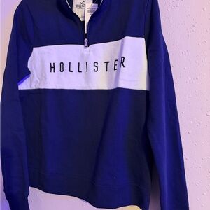 Hollister Men's Navy and White Zip-Up Sweater